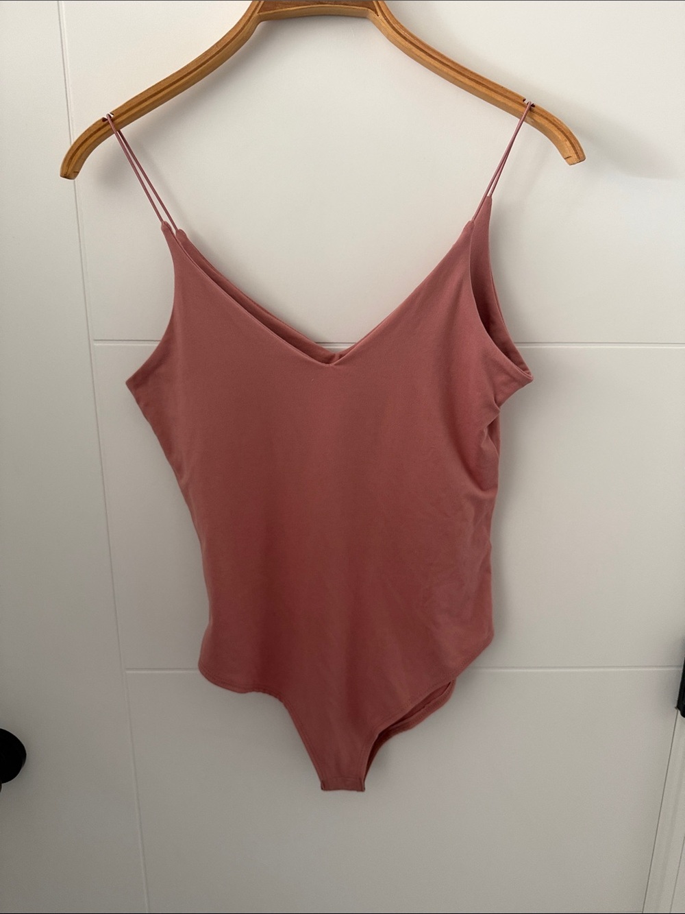 Gaze Sleek V-Neck Spaghetti Strap Bodysuit - Dusty Rose size small